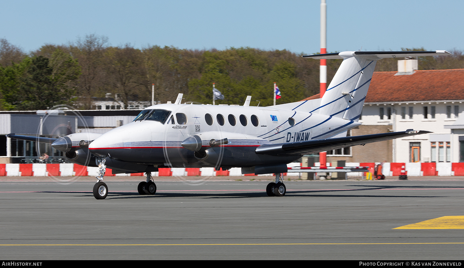 Aircraft Photo of D-IWAW | Beech 200 Super King Air | Weser Airborne Sensing | AirHistory.net #249480