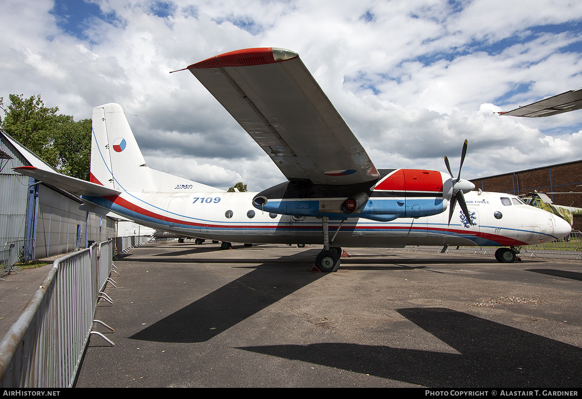 Aircraft Photo of 7109 | Antonov An-24V | Czechia - Air Force | AirHistory.net #249527