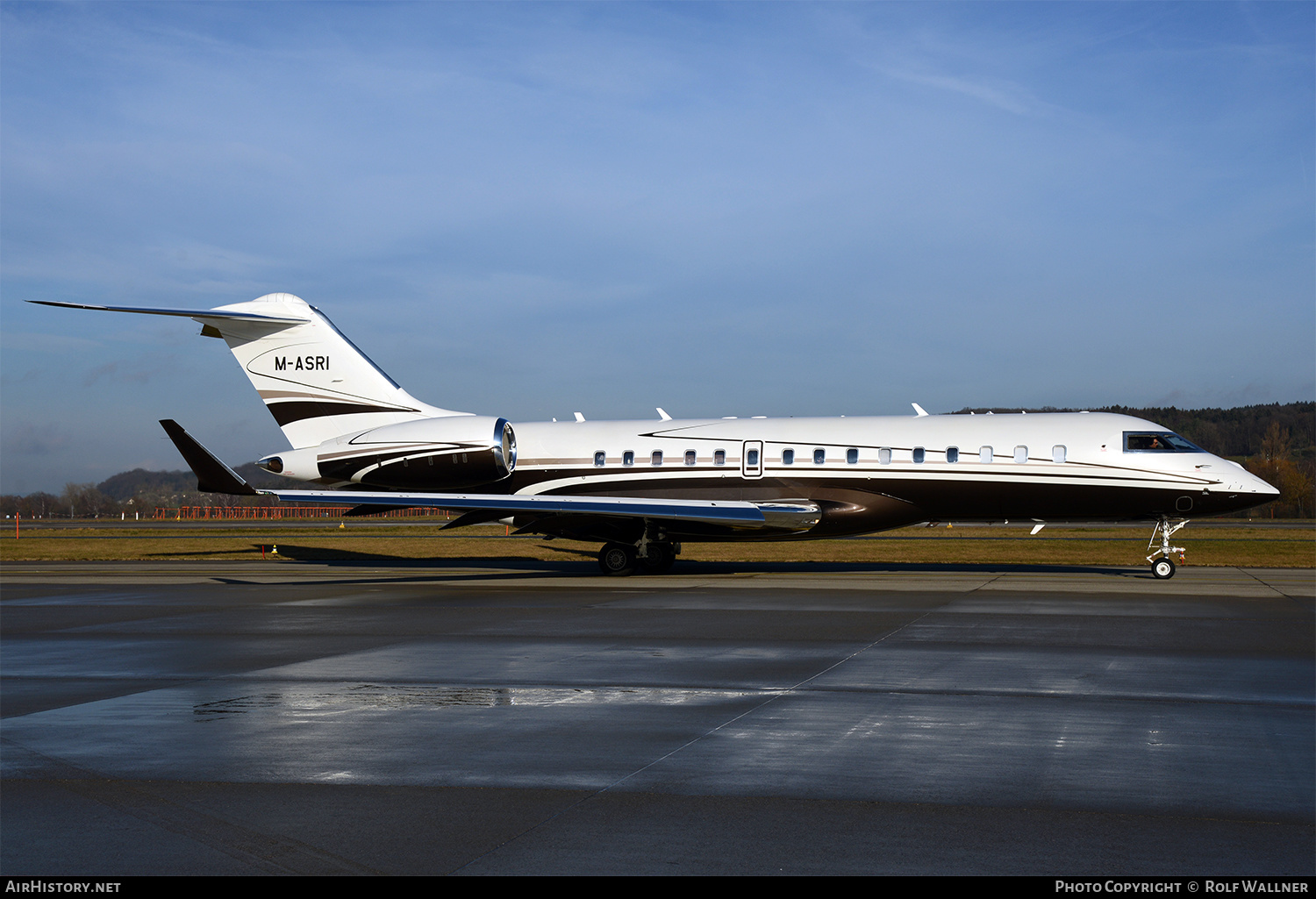 Aircraft Photo of M-ASRI | Bombardier Global Express (BD-700-1A10) | AirHistory.net #249572