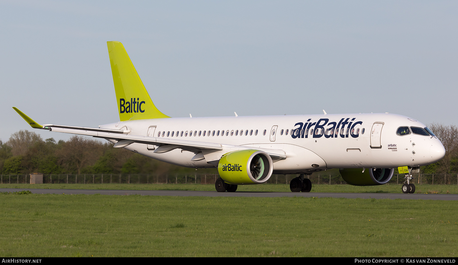 Aircraft Photo of YL-CSA | Bombardier CSeries CS300 (BD-500-1A11) | AirBaltic | AirHistory.net #249606