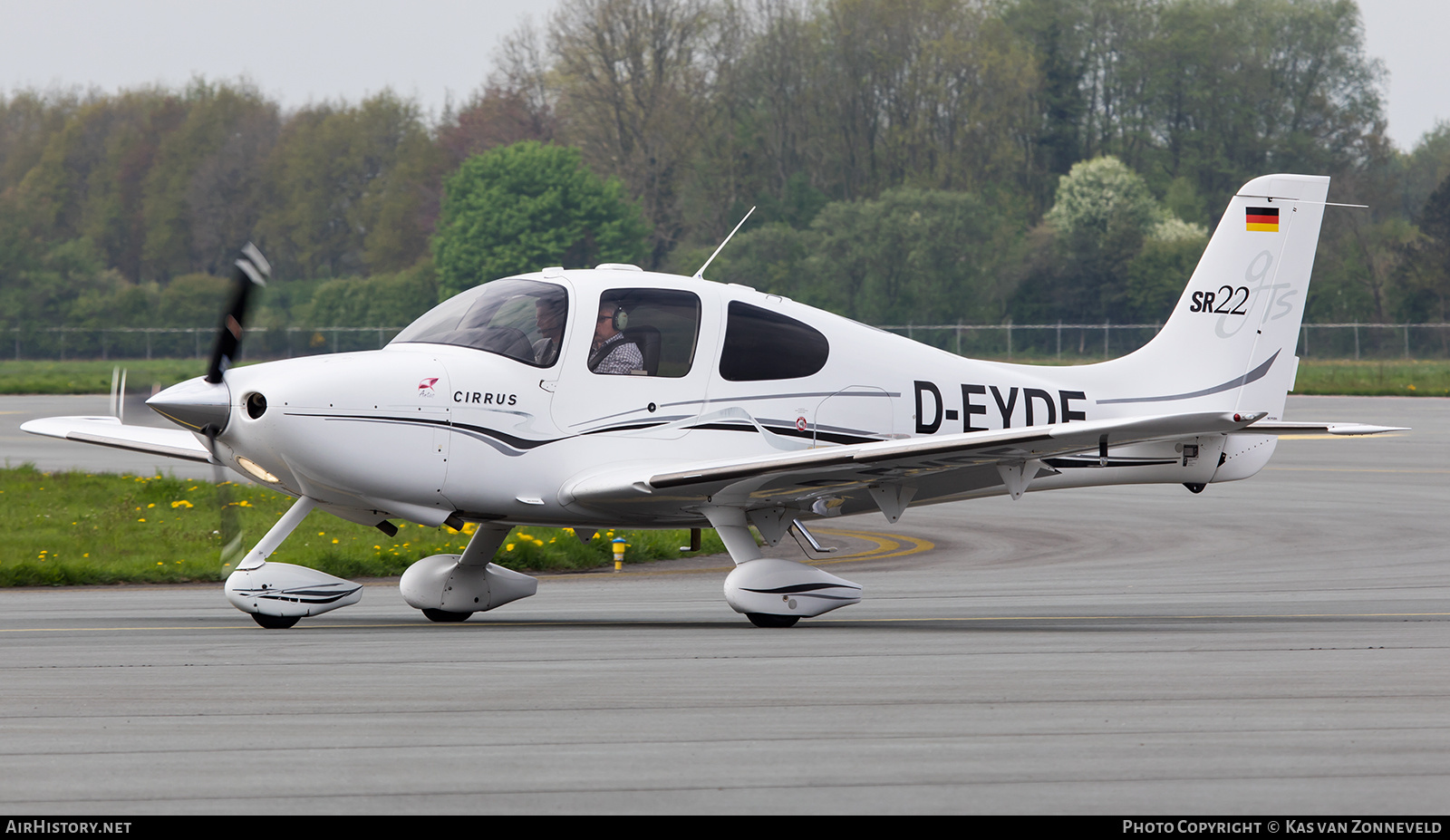 Aircraft Photo of D-EYDF | Cirrus SR-22 G2-GTS | AirHistory.net #249610