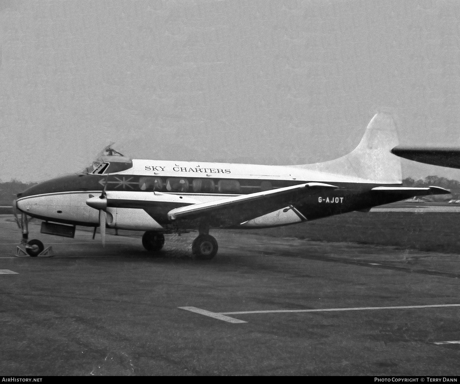 Aircraft Photo of G-AJOT | De Havilland D.H. 104 Dove 1 | Sky Charters | AirHistory.net #249669