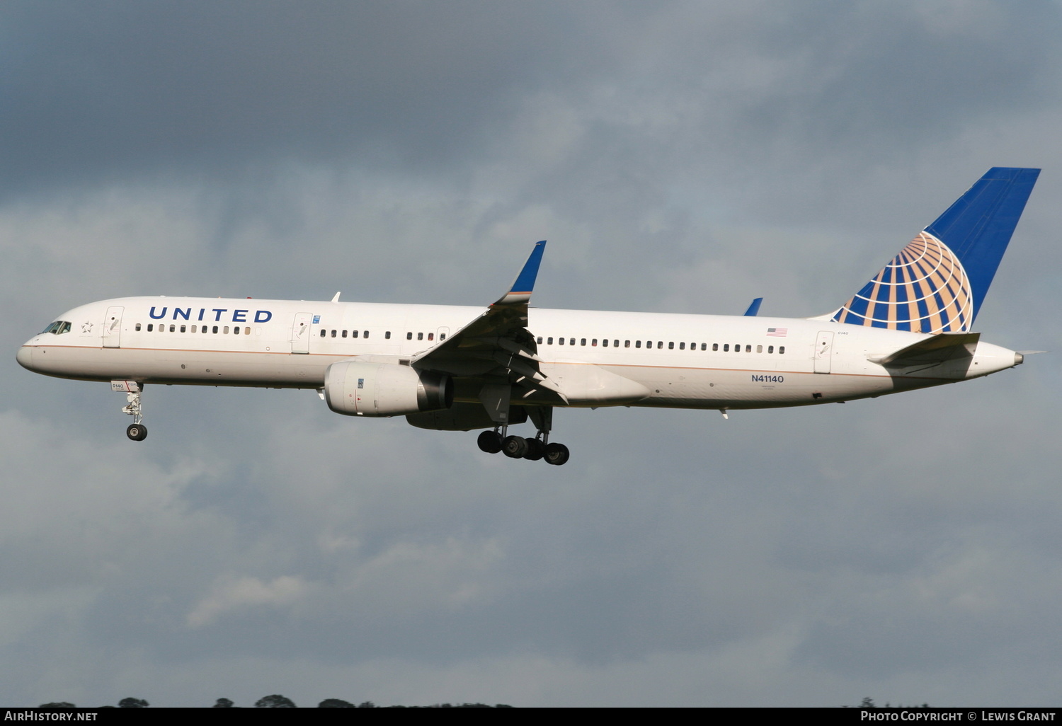 Aircraft Photo of N41140 | Boeing 757-224 | United Airlines | AirHistory.net #249748