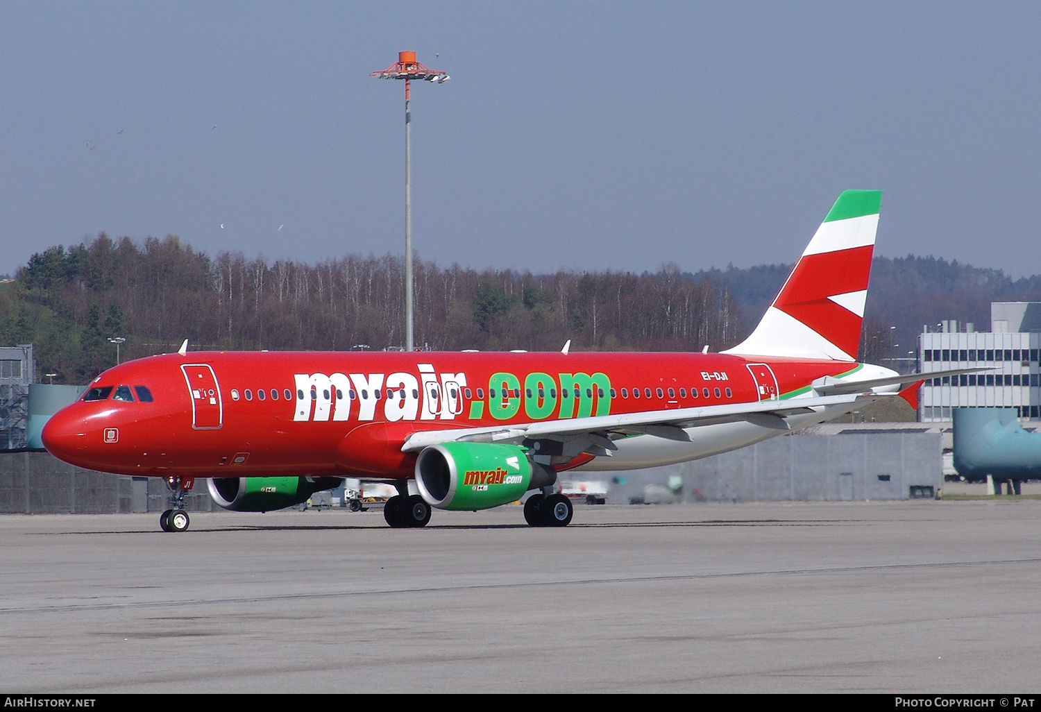 Aircraft Photo of EI-DJI | Airbus A320-214 | Myair | AirHistory.net #249807