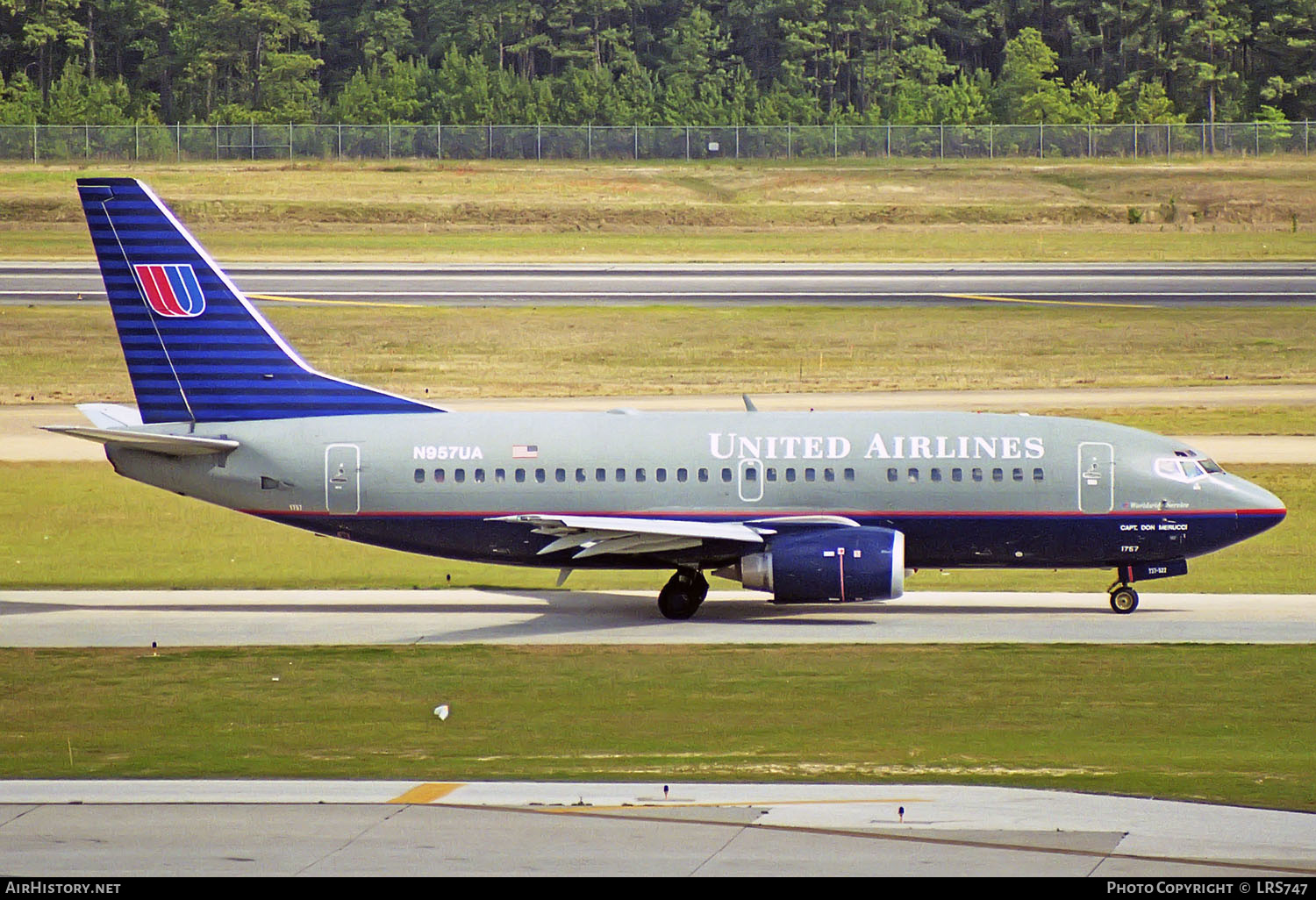 Aircraft Photo of N957UA | Boeing 737-522 | United Airlines | AirHistory.net #249819