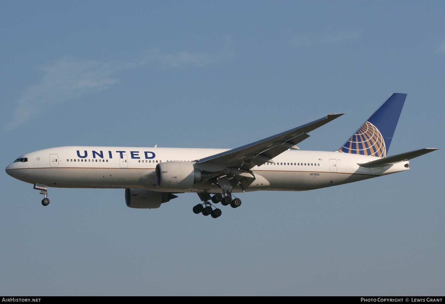 Aircraft Photo of N77012 | Boeing 777-224/ER | United Airlines | AirHistory.net #250174