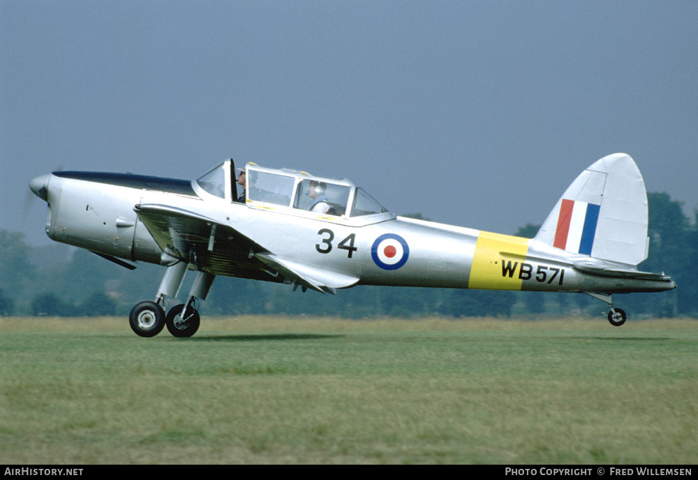 Aircraft Photo of G-AOSF / WB571 | De Havilland DHC-1 Chipmunk Mk22 | UK - Air Force | AirHistory.net #250371
