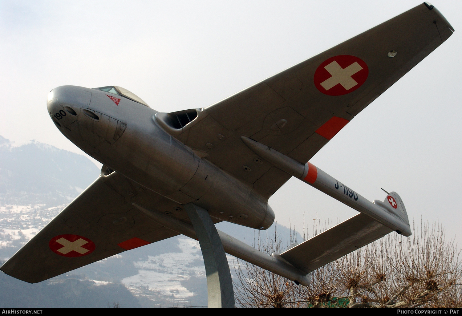Aircraft Photo of J-1190 | De Havilland D.H. 100 Vampire FB6 | Switzerland - Air Force | AirHistory.net #250639