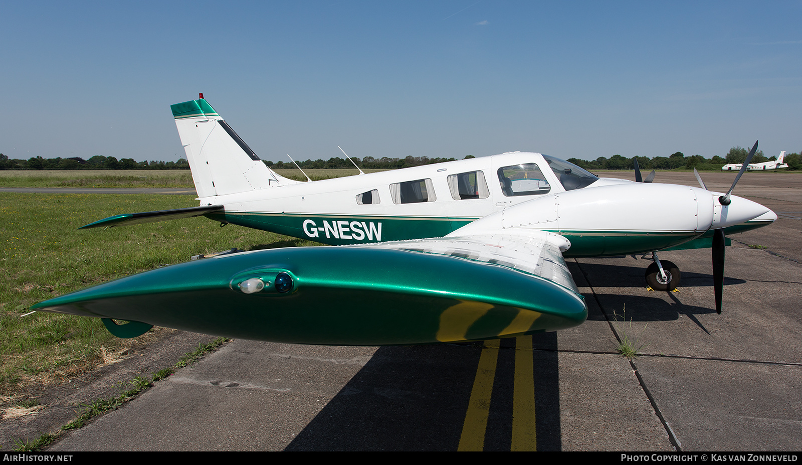 Aircraft Photo of G-NESW | Piper PA-34-220T Seneca III | AirHistory.net #250653