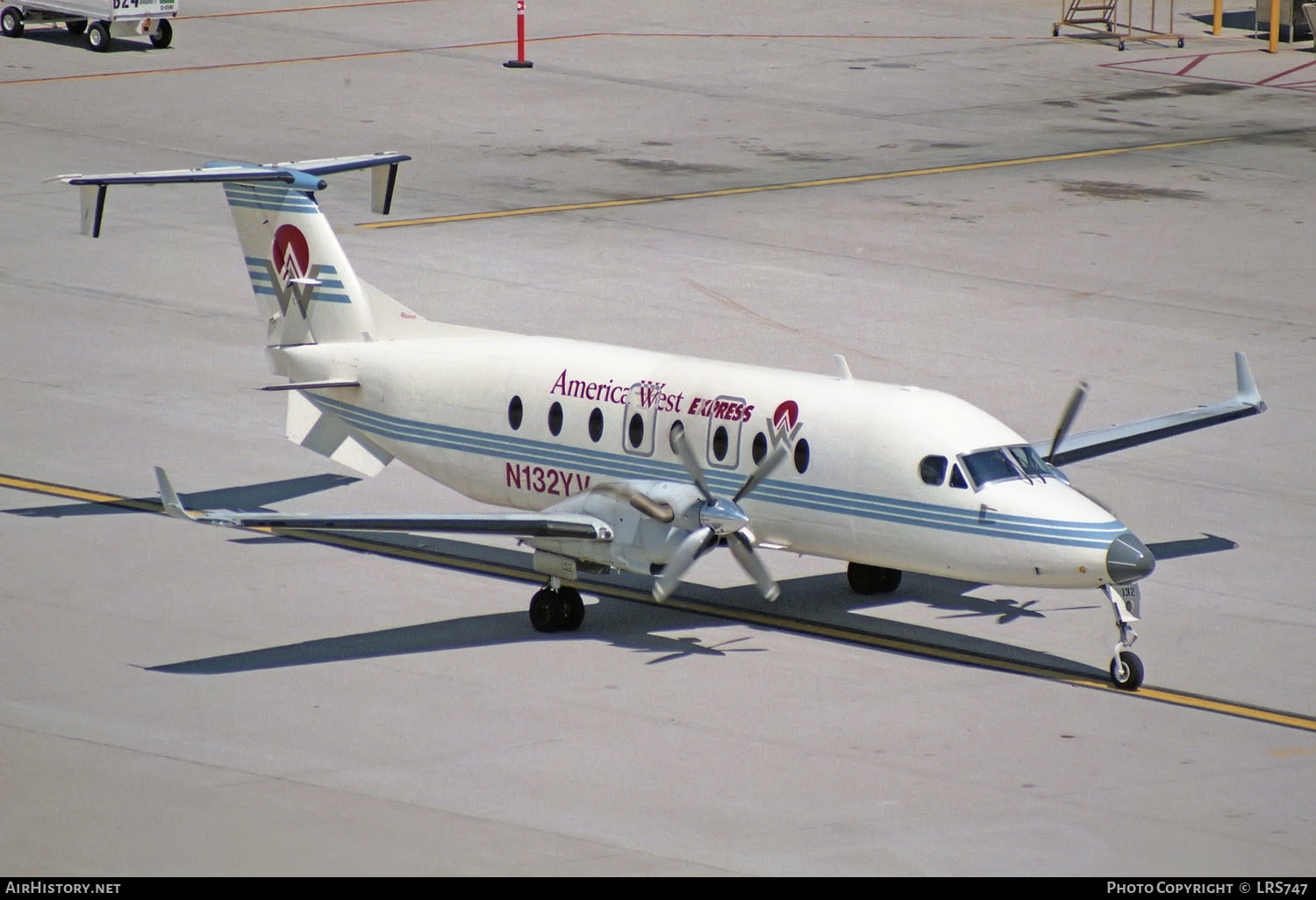 Aircraft Photo of N132YV | Beech 1900D | America West Express | AirHistory.net #250730