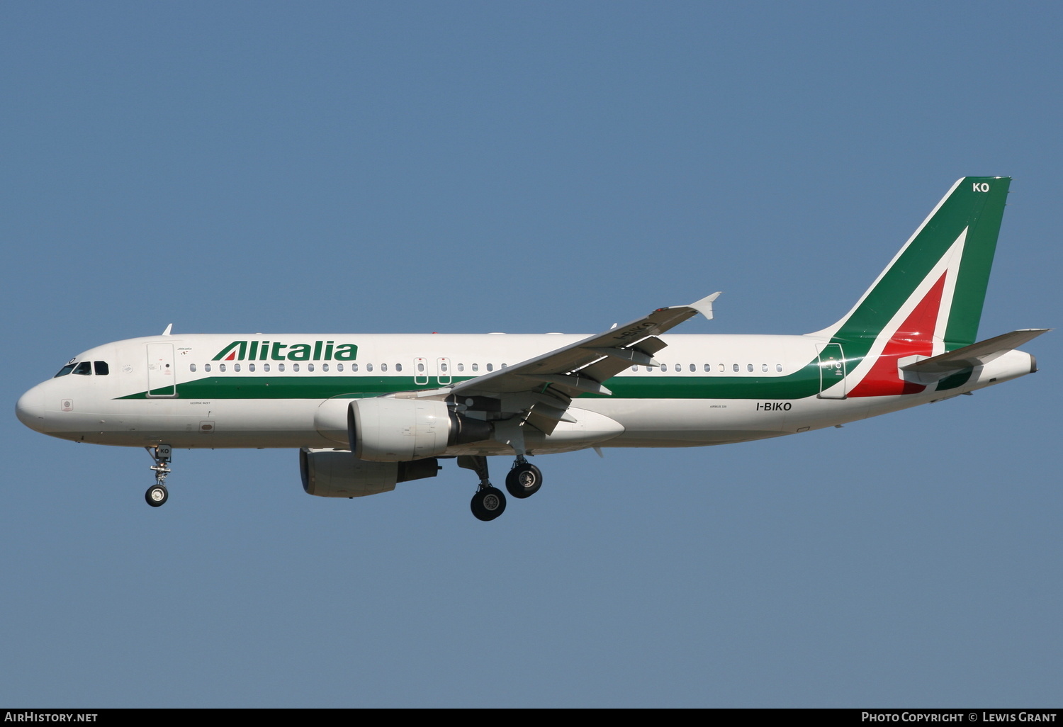 Aircraft Photo of I-BIKO | Airbus A320-214 | Alitalia | AirHistory.net #251016