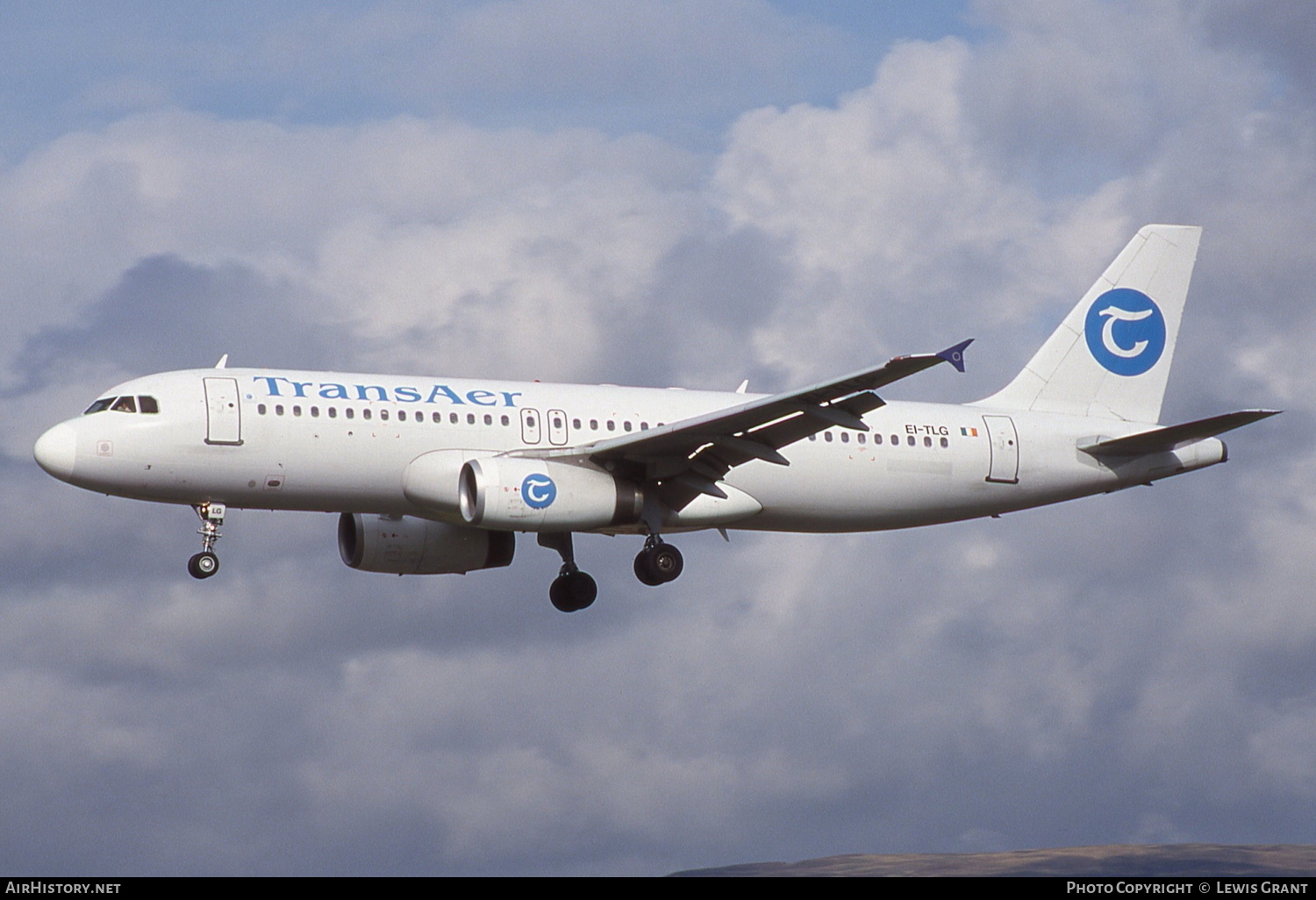 Aircraft Photo of EI-TLG | Airbus A320-211 | TransAer International Airlines | AirHistory.net #251085