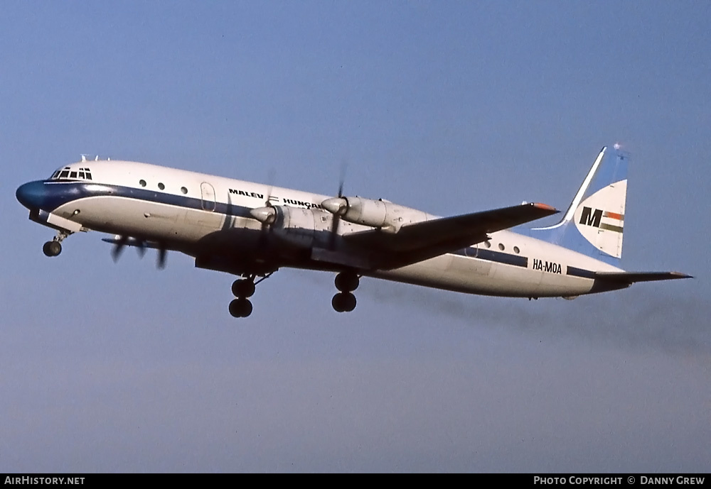 Aircraft Photo of HA-MOA | Ilyushin Il-18Gr | Malév - Hungarian Airlines | AirHistory.net #251090