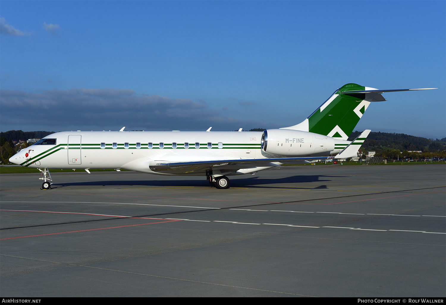 Aircraft Photo of M-FINE | Bombardier Global 5000 (BD-700-1A11) | AirHistory.net #251185