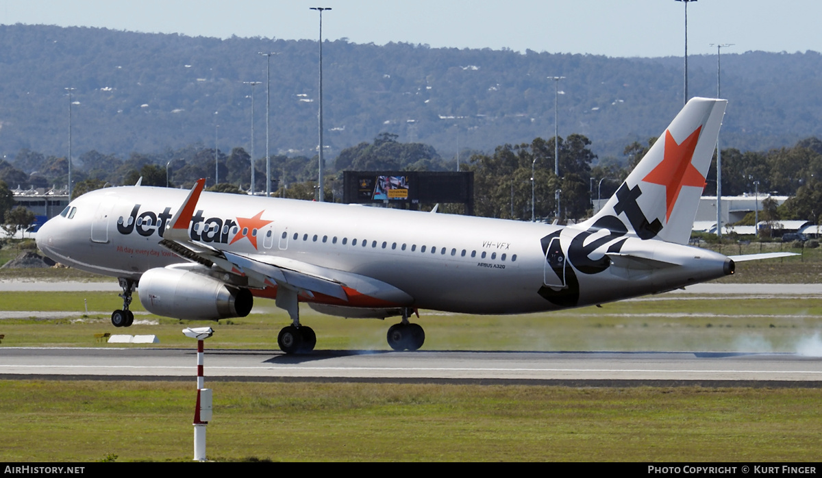 Aircraft Photo of VH-VFX | Airbus A320-232 | Jetstar Airways | AirHistory.net #251198