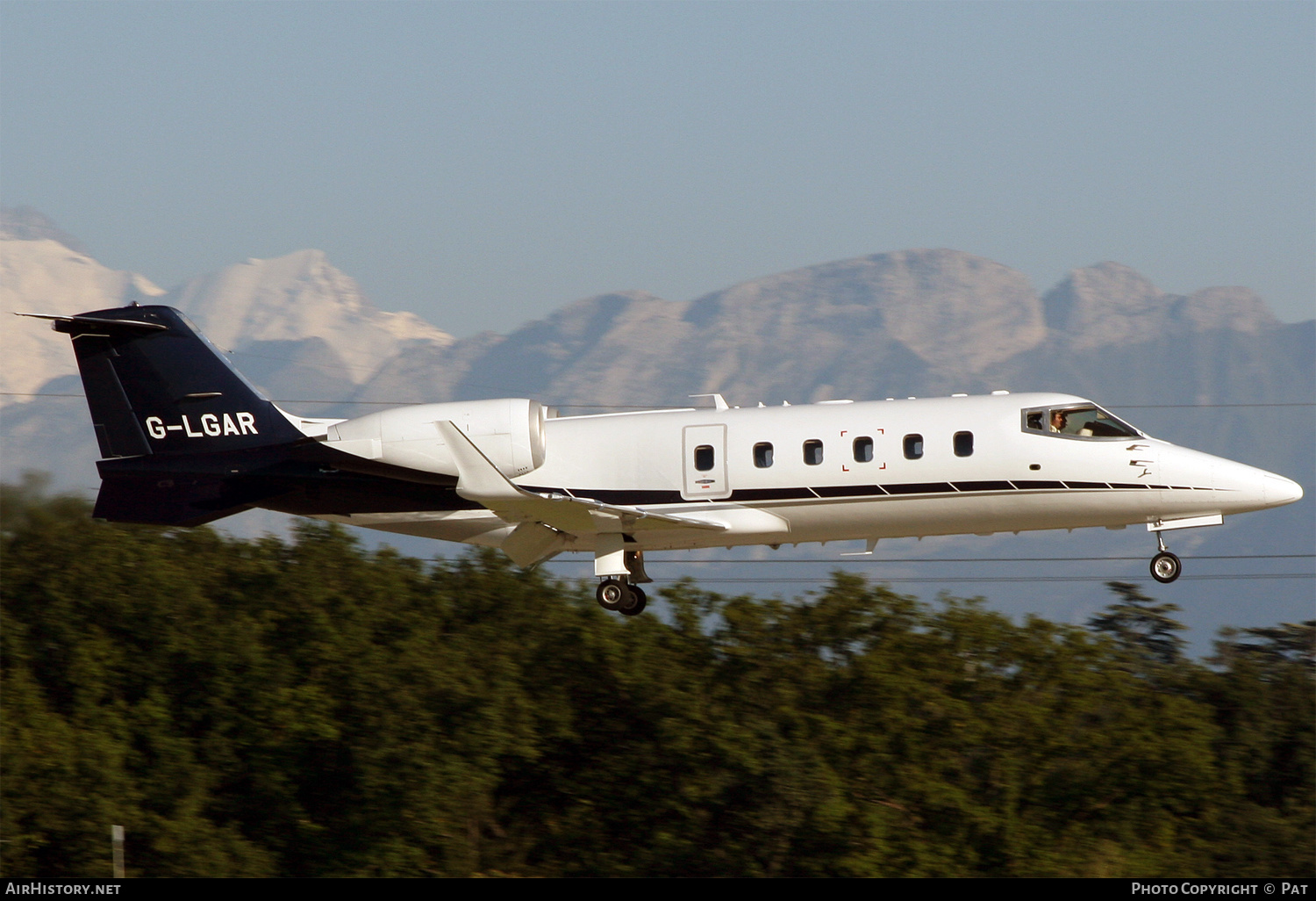 Aircraft Photo of G-LGAR | Learjet 60 | AirHistory.net #251361