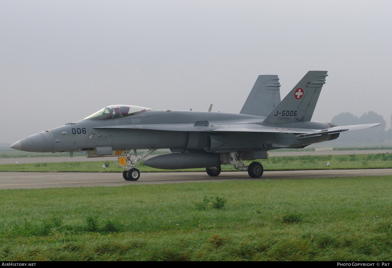 Aircraft Photo of J-5006 | McDonnell Douglas F/A-18C Hornet | Switzerland - Air Force | AirHistory.net #251442