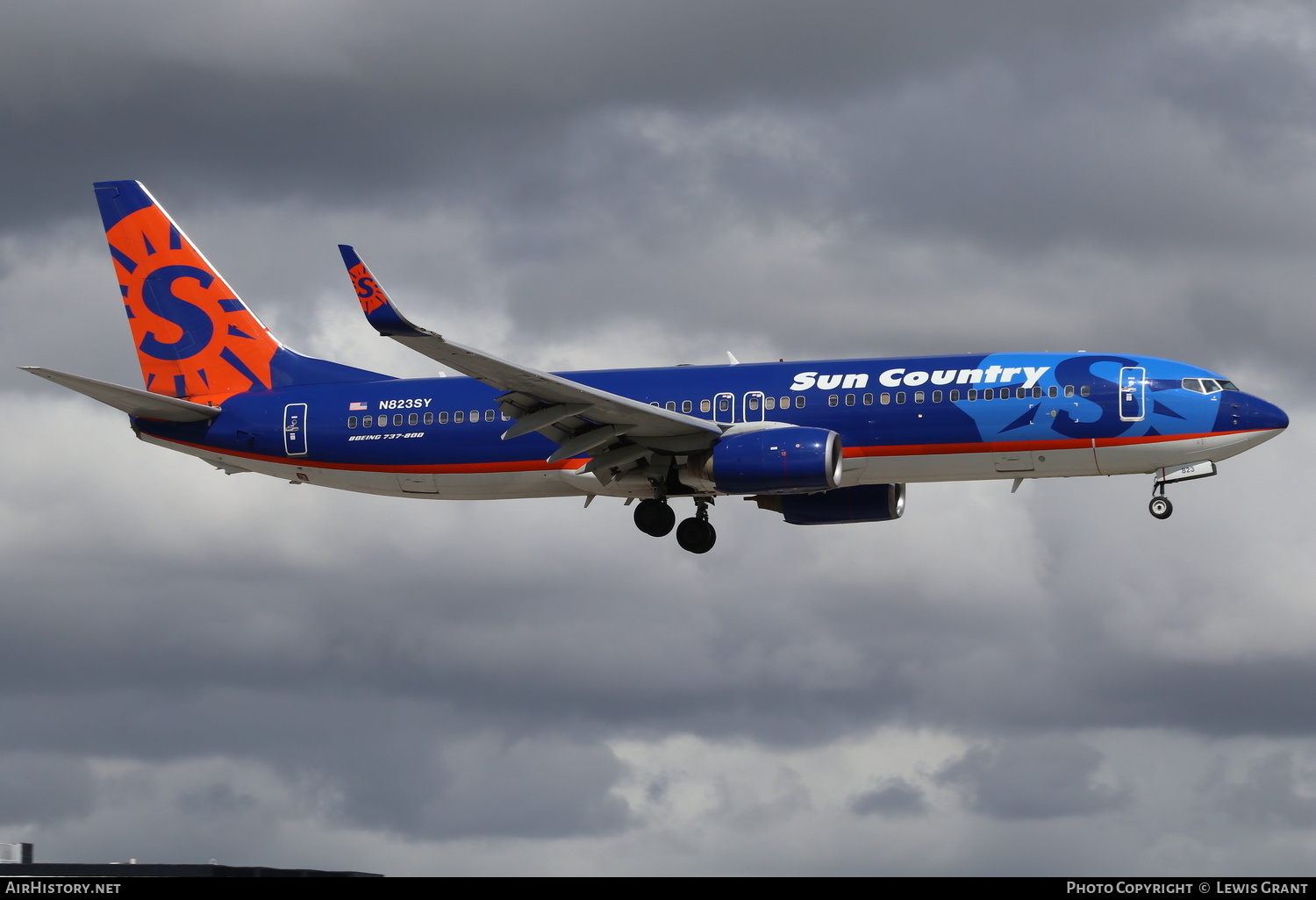 Aircraft Photo of N823SY | Boeing 737-85P | Sun Country Airlines | AirHistory.net #251444