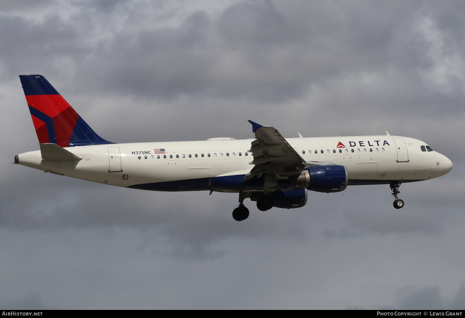 Aircraft Photo of N375NC | Airbus A320-212 | Delta Air Lines | AirHistory.net #251445