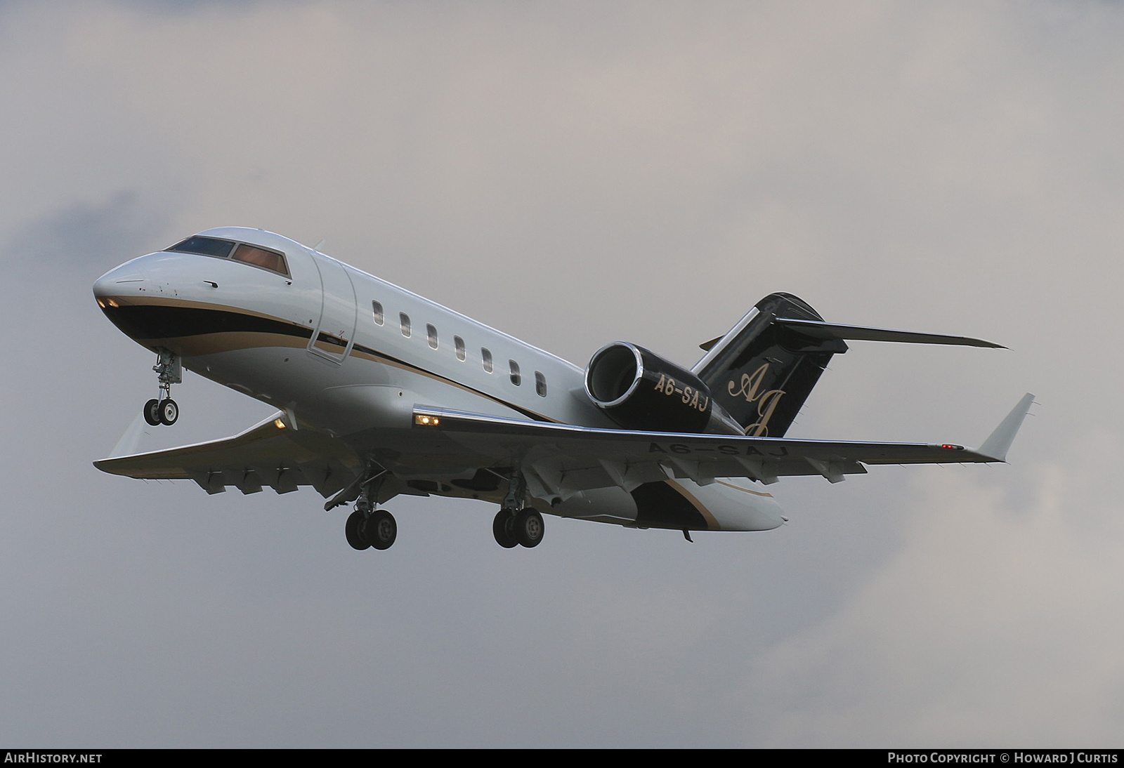 Aircraft Photo of A6-SAJ | Bombardier Challenger 605 (CL-600-2B16) | AirHistory.net #251886