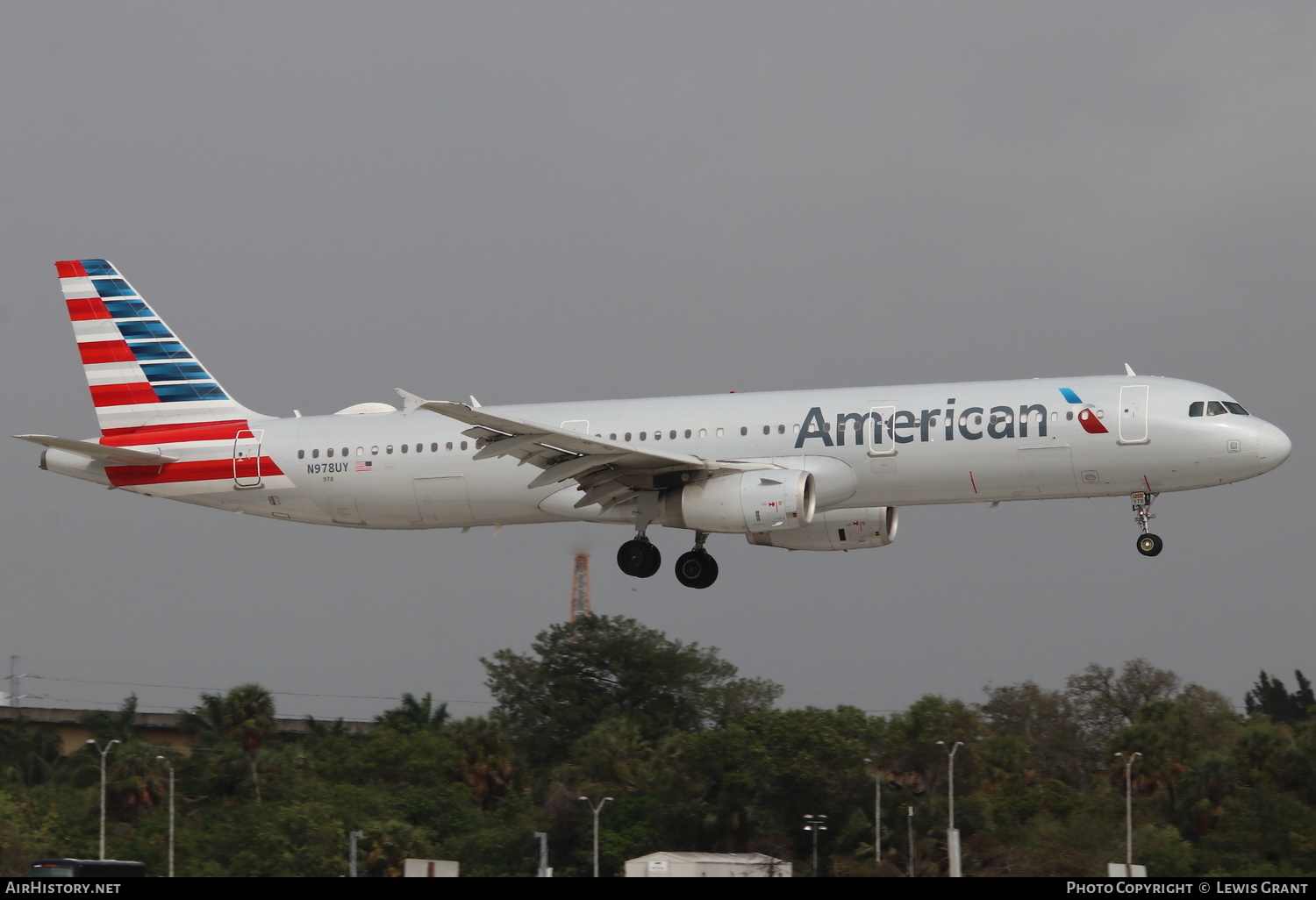Aircraft Photo of N978UY | Airbus A321-231 | American Airlines | AirHistory.net #251953