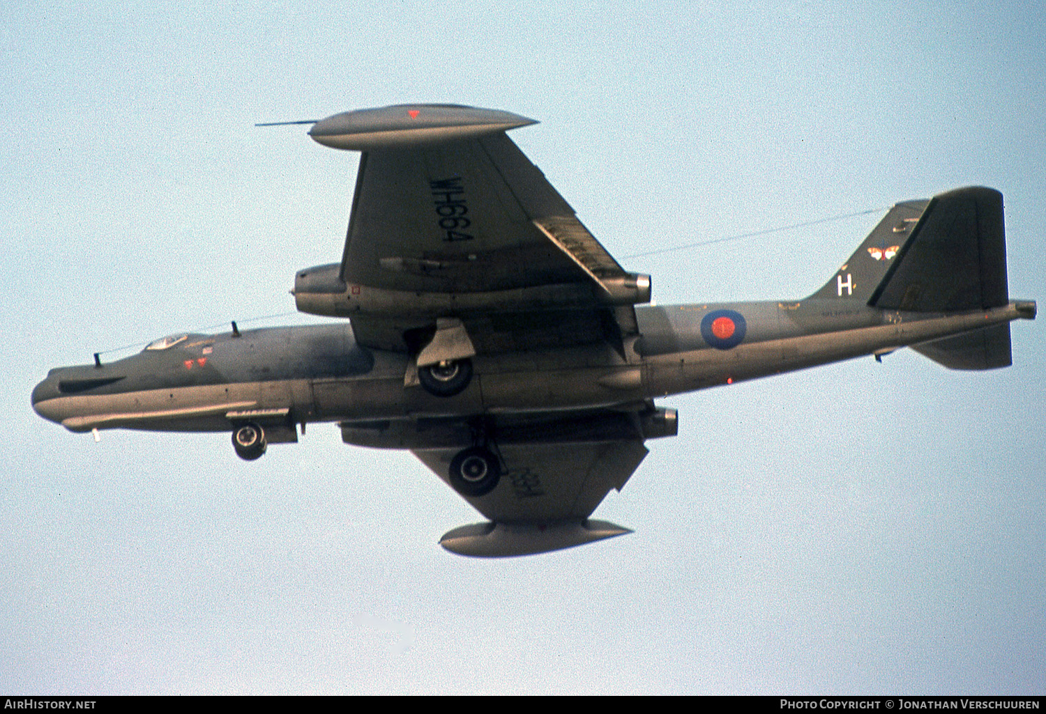 Aircraft Photo of WH664 | English Electric Canberra T17 | UK - Air Force | AirHistory.net #252059