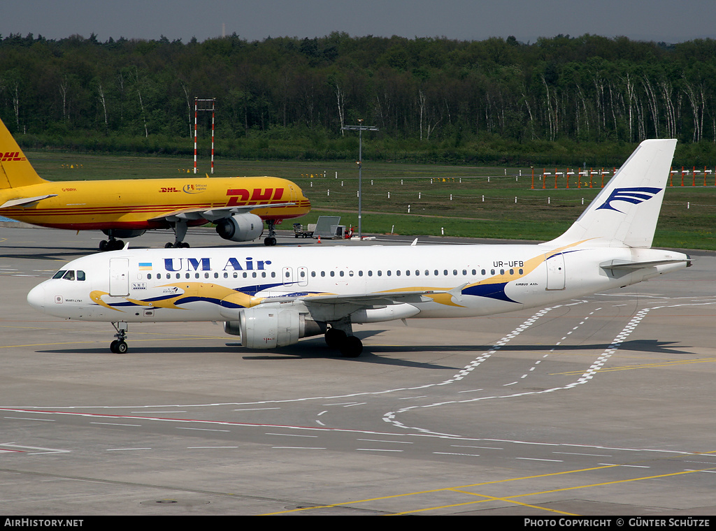 Aircraft Photo of UR-UFB | Airbus A320-211 | UM Air - Ukrainian-Mediterranean Airlines | AirHistory.net #252119