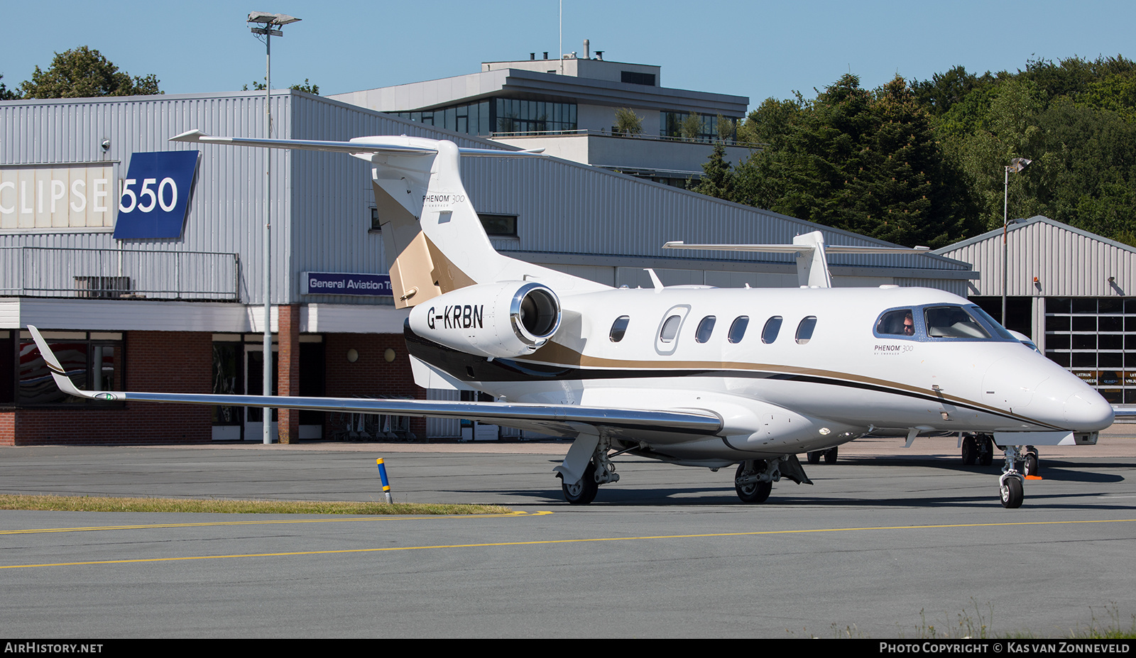 Aircraft Photo of G-KRBN | Embraer EMB-505 Phenom 300 | AirHistory.net #252149