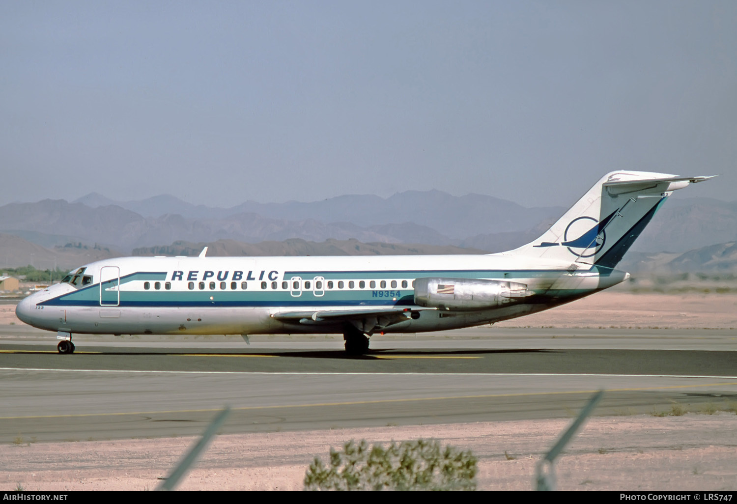Aircraft Photo of N9354 | McDonnell Douglas DC-9-15RC | Republic Airlines | AirHistory.net #252534