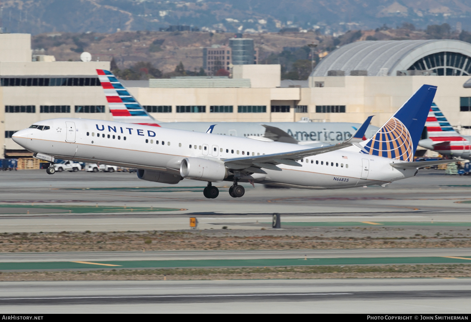 Aircraft Photo of N66825 | Boeing 737-924/ER | United Airlines | AirHistory.net #252541