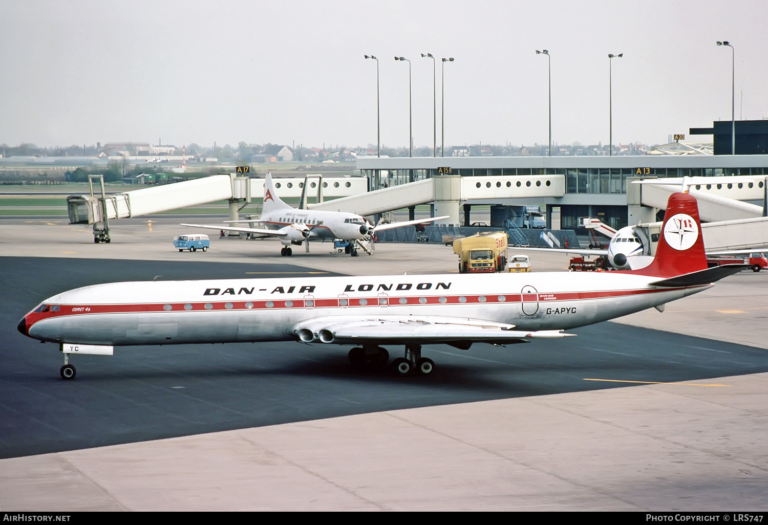 Aircraft Photo of G-APYC | De Havilland D.H. 106 Comet 4B | Dan-Air London | AirHistory.net #252594