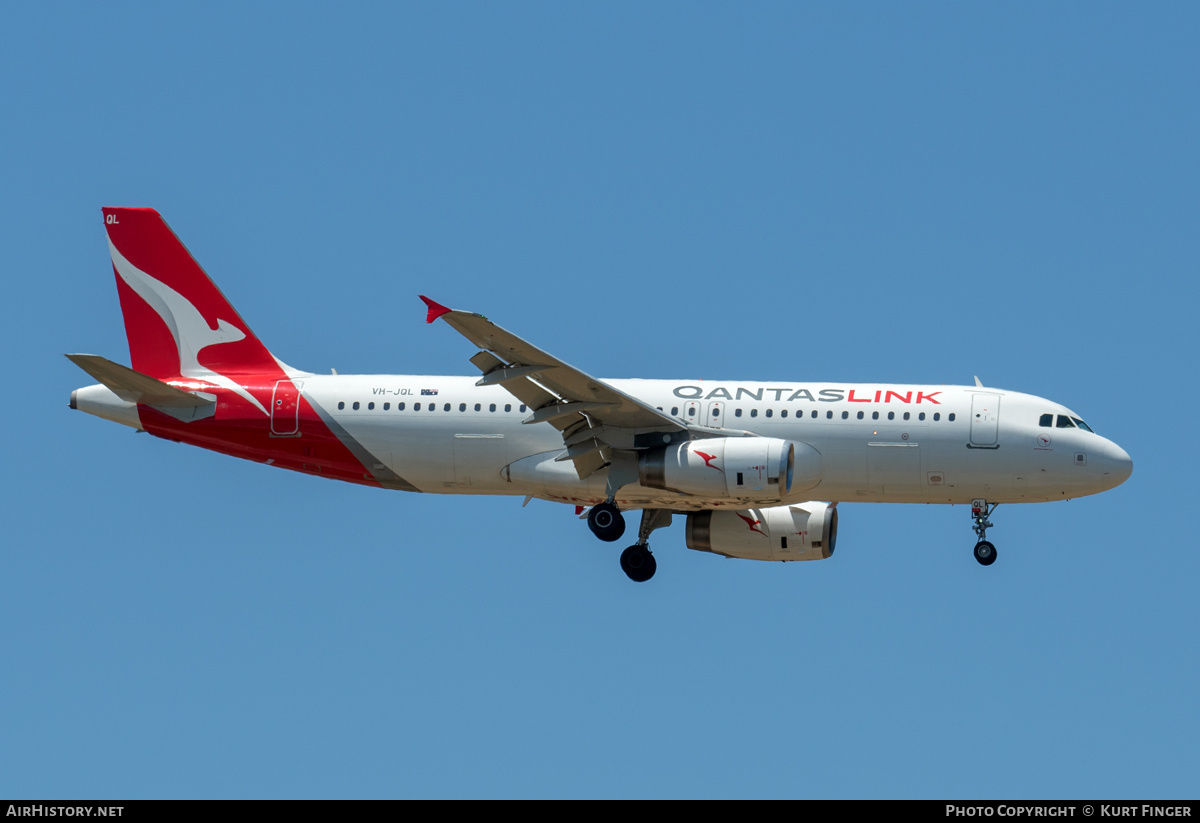 Aircraft Photo of VH-JQL | Airbus A320-232 | QantasLink | AirHistory.net #252652