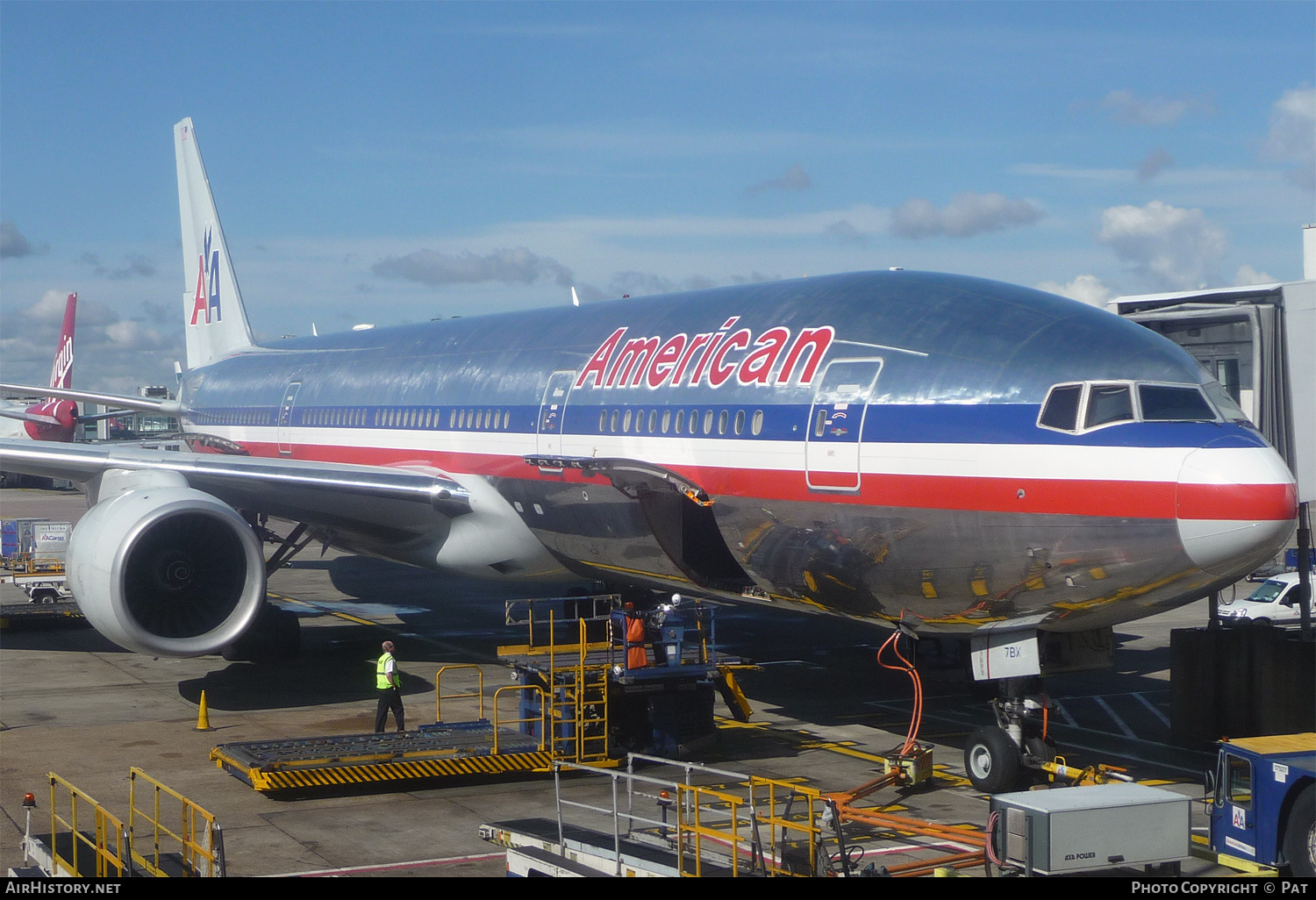 Aircraft Photo of N762AN | Boeing 777-223/ER | American Airlines | AirHistory.net #252845