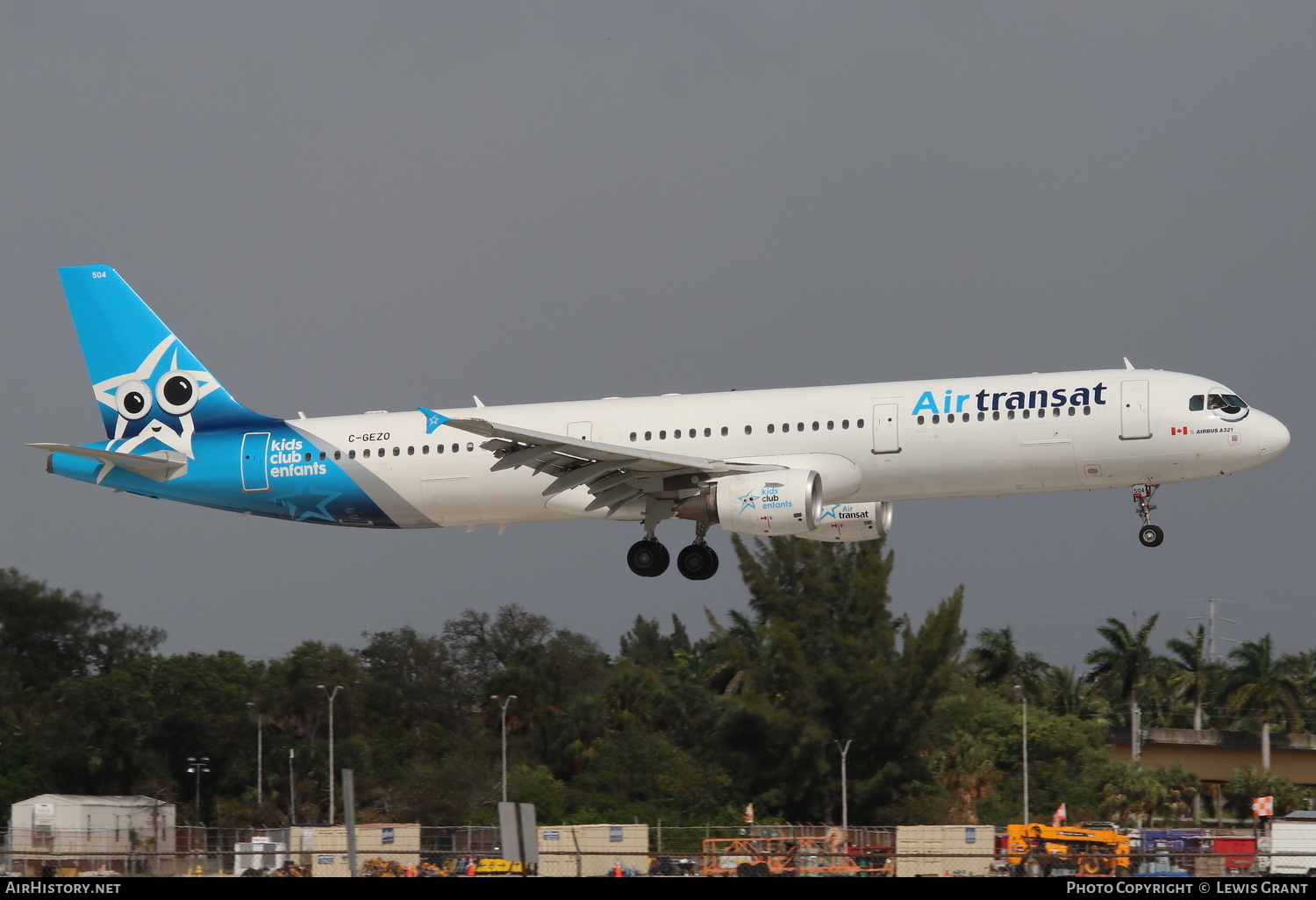 Aircraft Photo of C-GEZO | Airbus A321-211 | Air Transat | AirHistory.net #252941