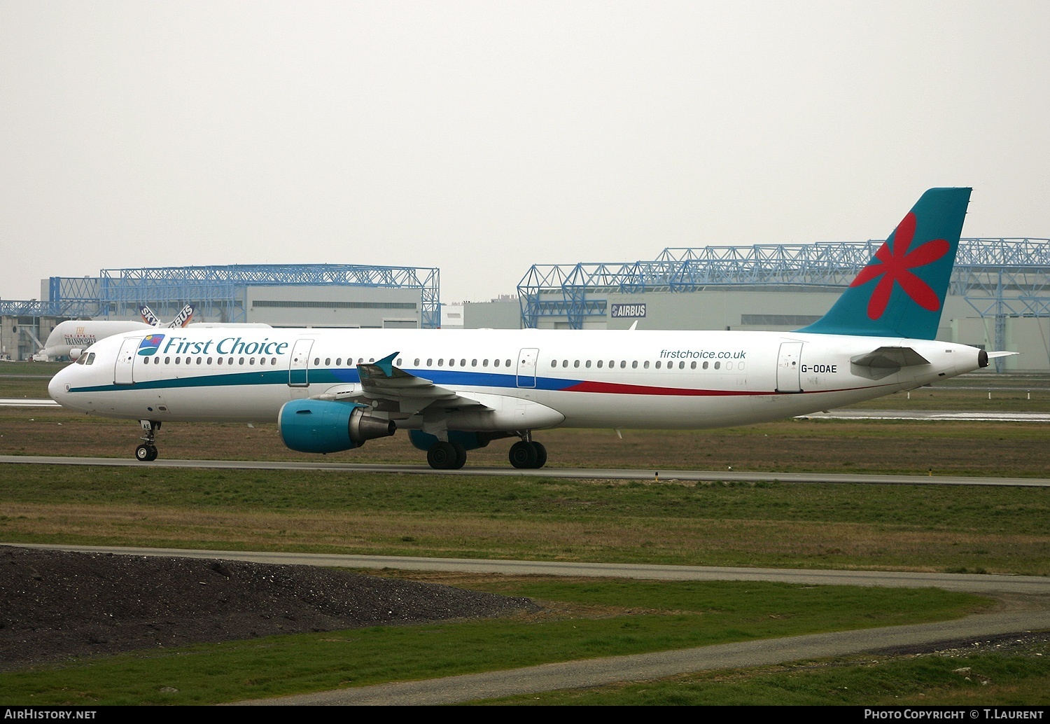 Aircraft Photo of G-OOAE | Airbus A321-211 | First Choice Airways | AirHistory.net #253137