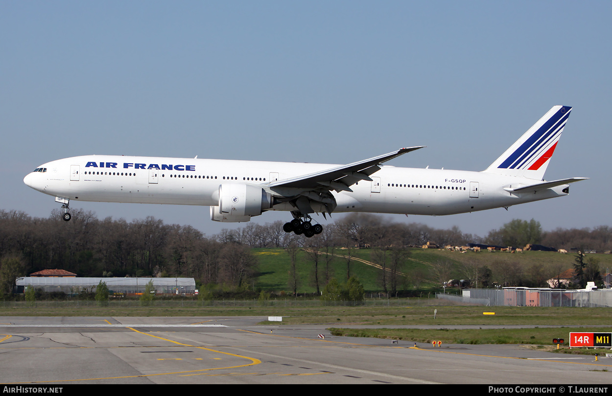 Aircraft Photo of F-GSQP | Boeing 777-328/ER | Air France | AirHistory.net #253202
