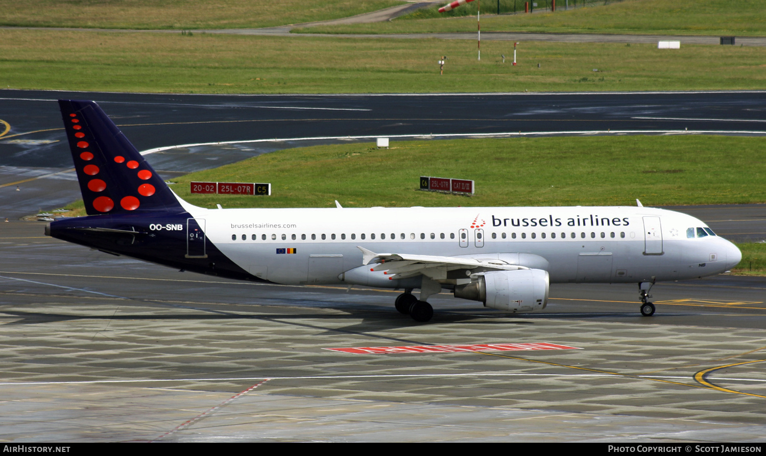 Aircraft Photo of OO-SNB | Airbus A320-214 | Brussels Airlines | AirHistory.net #253288