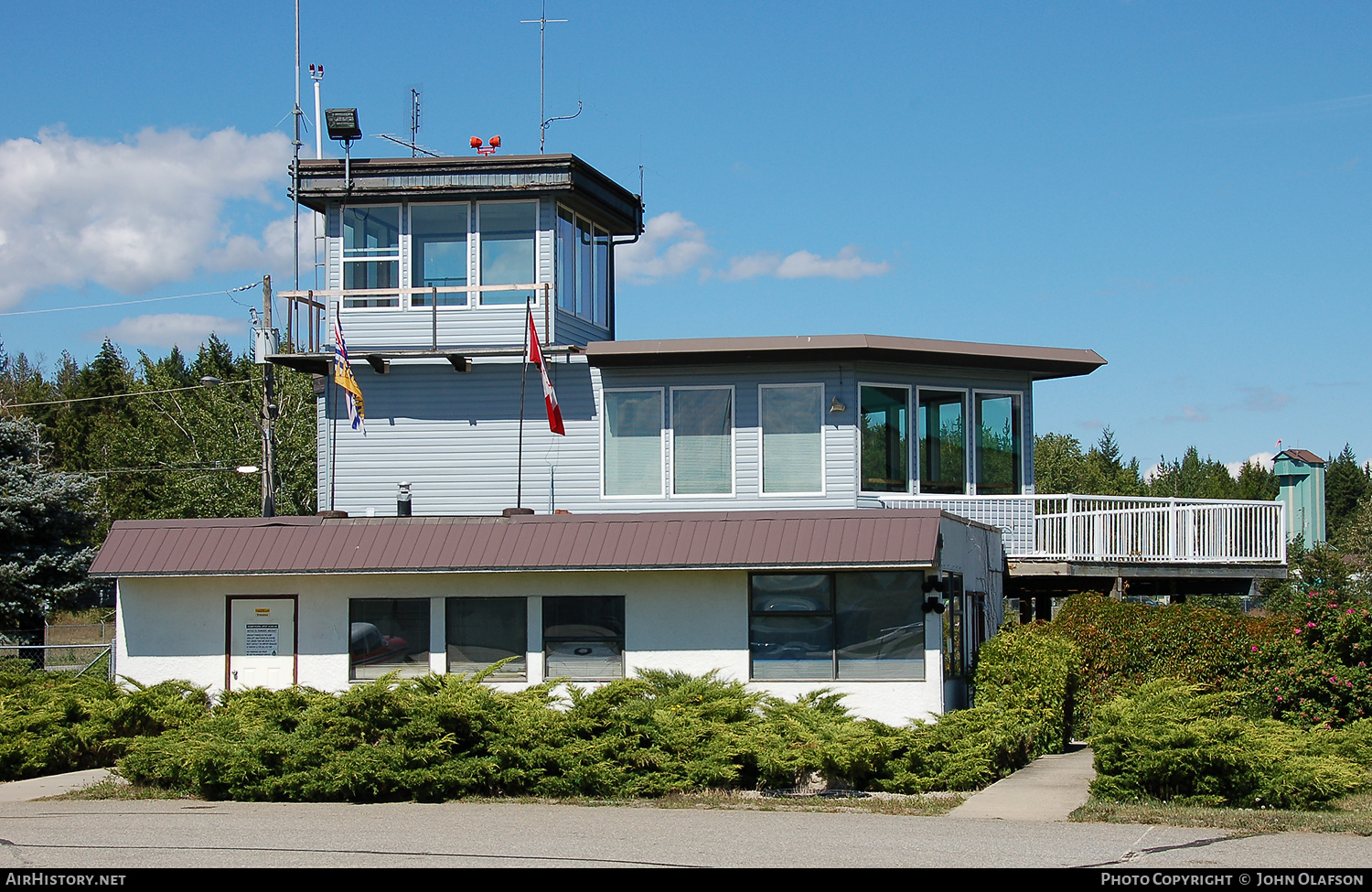 Airport photo of Salmon Arm (CZAM / YSN) in British Columbia, Canada | AirHistory.net #253303
