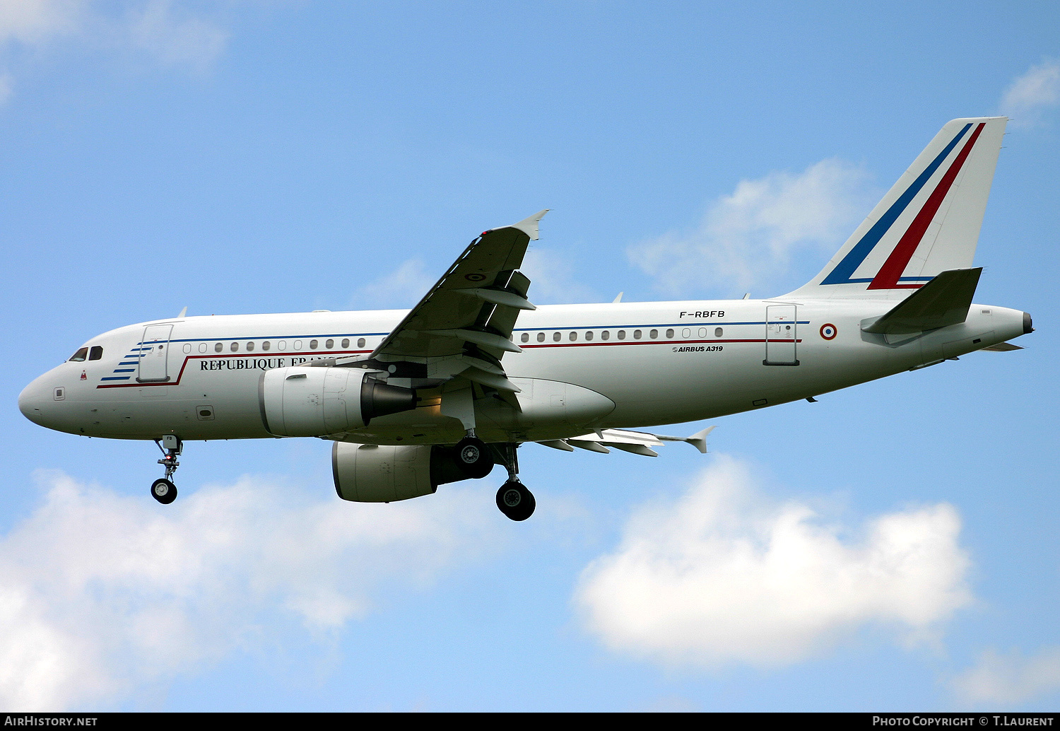 Aircraft Photo of 1556 | Airbus ACJ319 (A319-115/CJ) | France - Air Force | AirHistory.net #253395