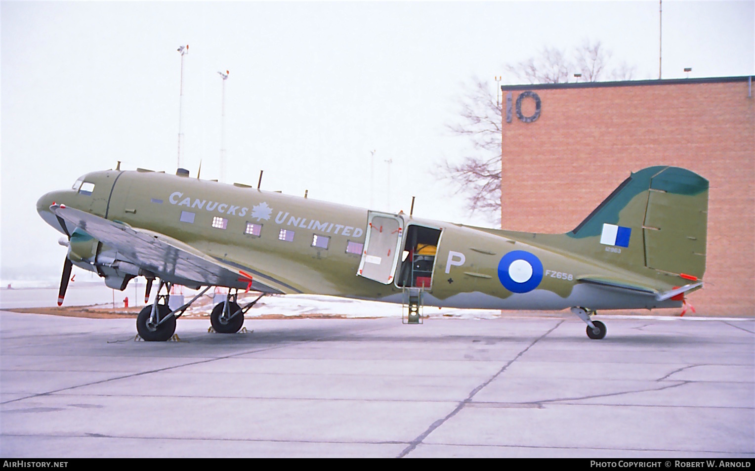 Aircraft Photo of 12963 / FZ658 | Douglas CC-129 Dakota 3N | Canada - Air Force | UK - Air Force | AirHistory.net #253567