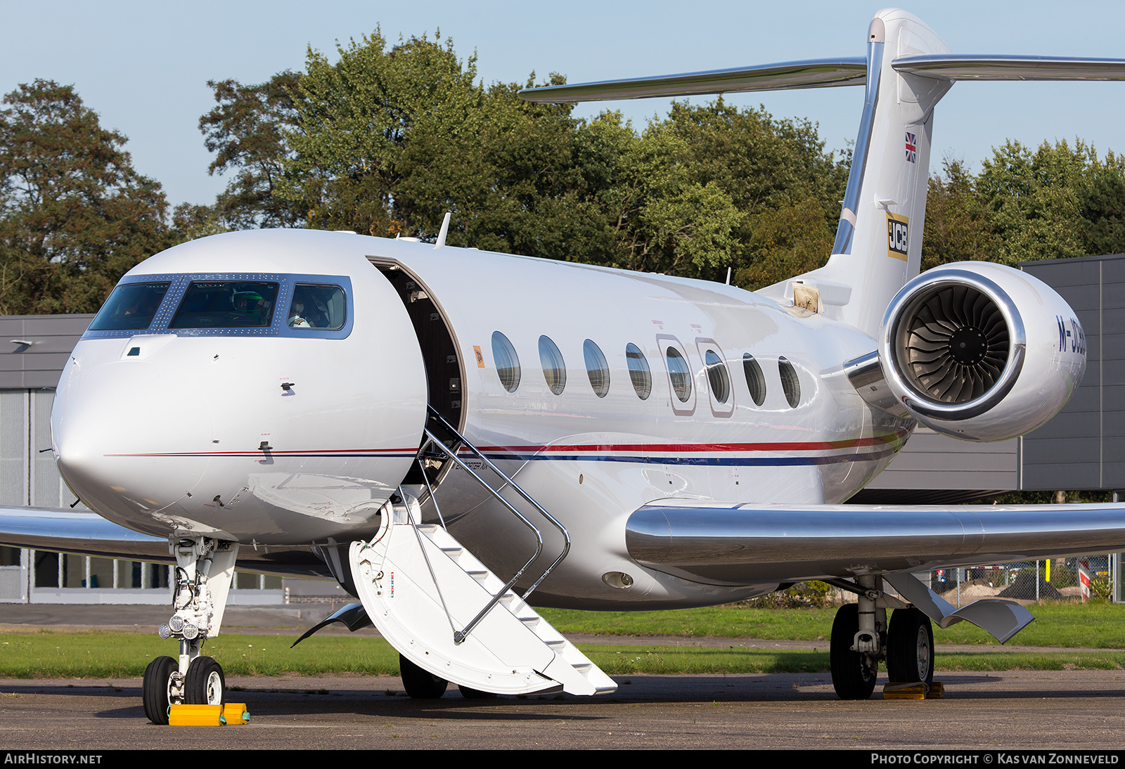 Aircraft Photo of M-JCBB | Gulfstream Aerospace G650 (G-VI) | JCB - J.C. Bamford Excavators | AirHistory.net #253684