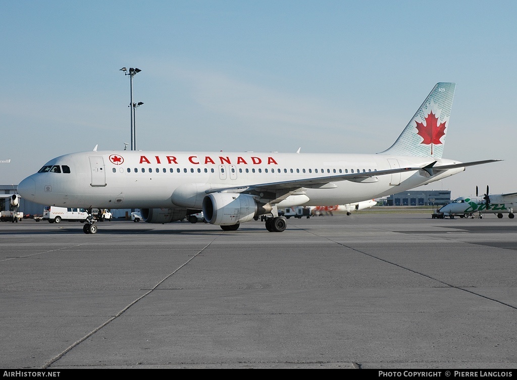 Aircraft Photo of C-FMEQ | Airbus A320-211 | Air Canada | AirHistory.net #254133