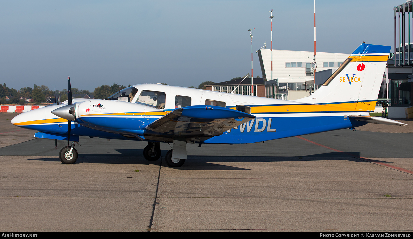 Aircraft Photo of PH-WDL | Piper PA-34-220T Seneca V | AirHistory.net #254417