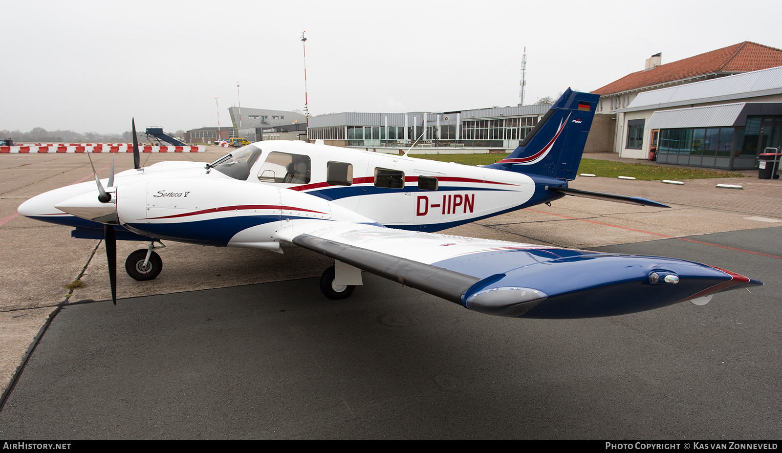 Aircraft Photo of D-IIPN | Piper PA-34-220T Seneca V | AirHistory.net #254866