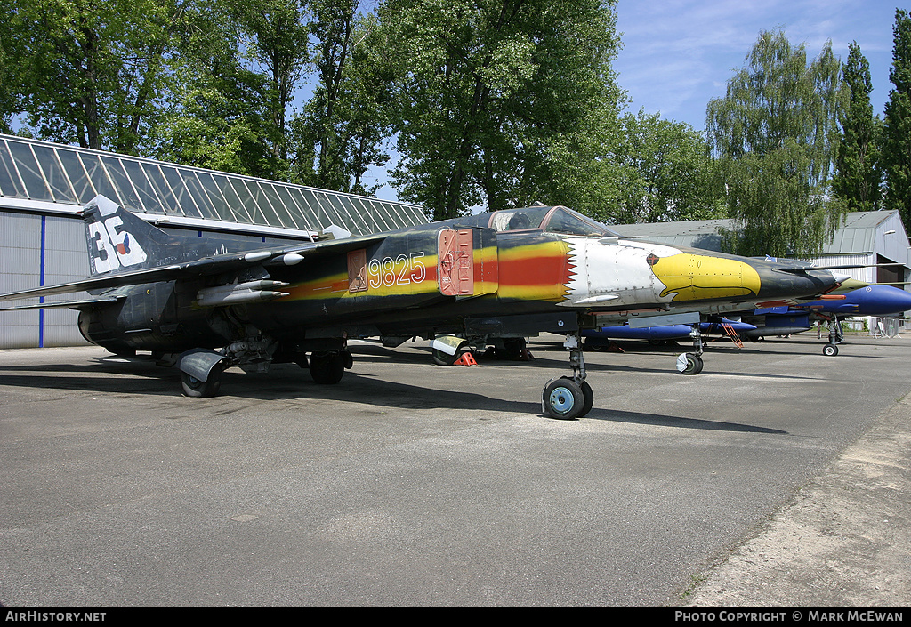 Aircraft Photo of 9825 | Mikoyan-Gurevich MiG-23BN | Czechia - Air Force | AirHistory.net #255052
