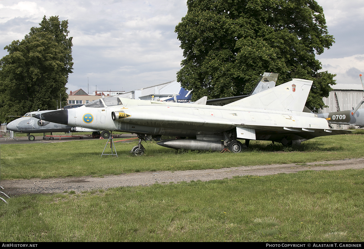 Aircraft Photo of 35518 | Saab J35F-2 Draken | Sweden - Air Force | AirHistory.net #255092