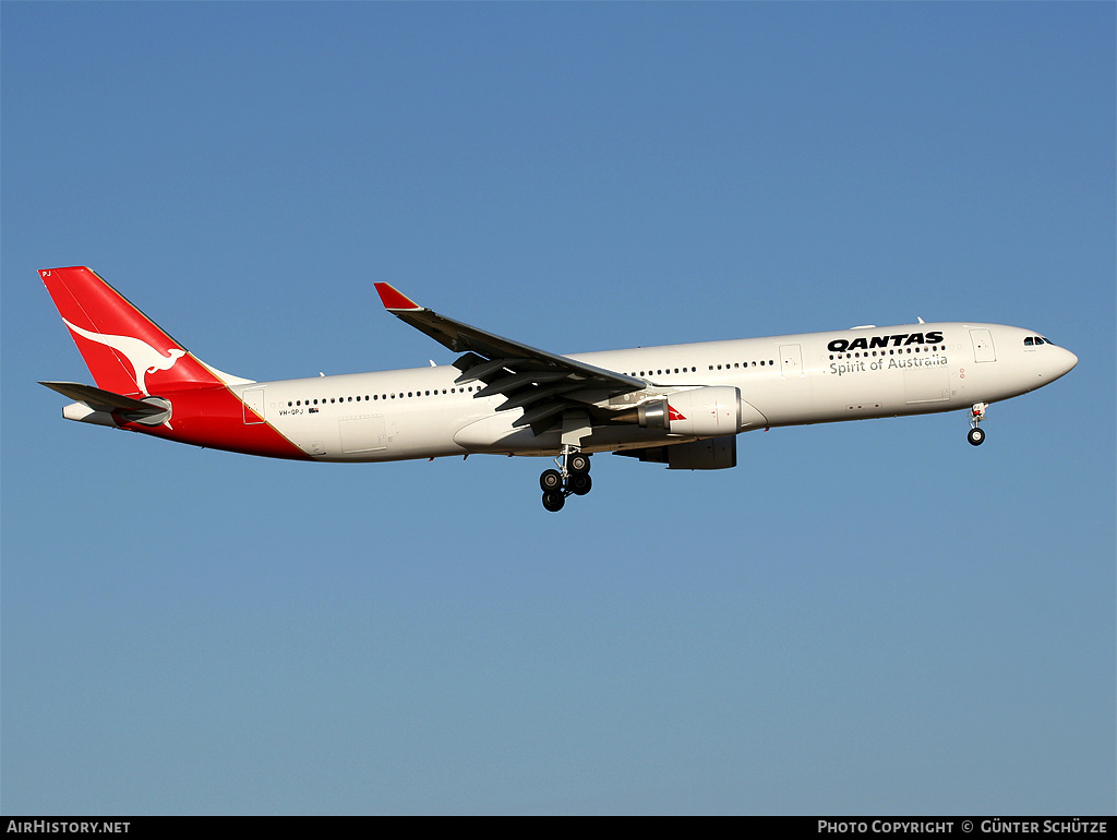 Aircraft Photo of VH-QPJ | Airbus A330-303 | Qantas | AirHistory.net #255120