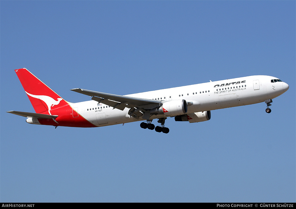 Aircraft Photo of VH-OGT | Boeing 767-338/ER | Qantas | AirHistory.net #255154