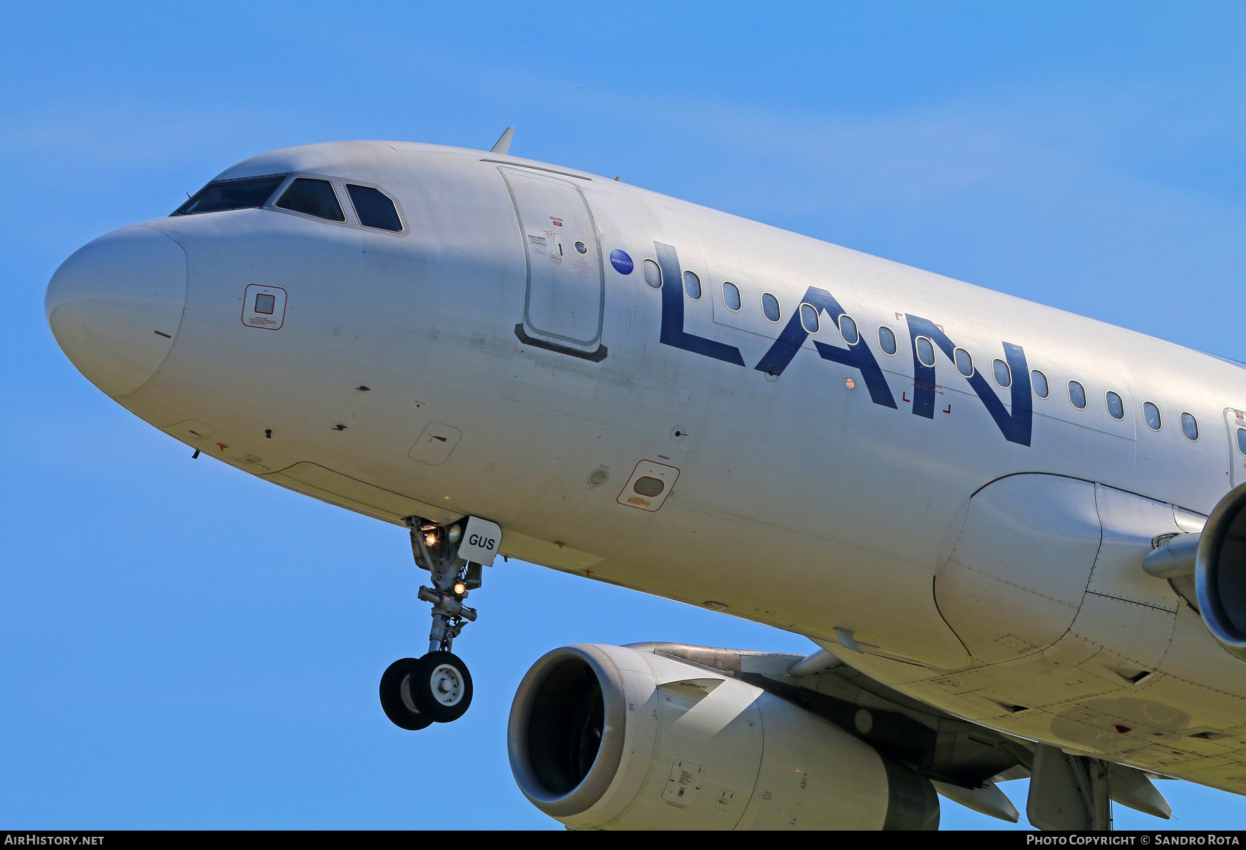 Aircraft Photo of LV-GUS | Airbus A320-233 | LAN Airlines - Línea Aérea Nacional | AirHistory.net #255199