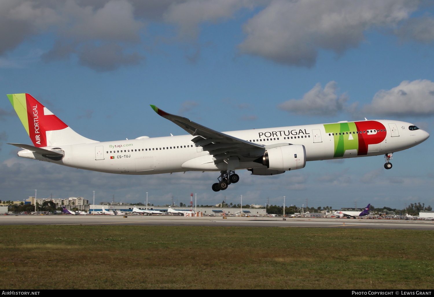 Aircraft Photo of CS-TUJ | Airbus A330-941N | TAP Air Portugal | AirHistory.net #255248